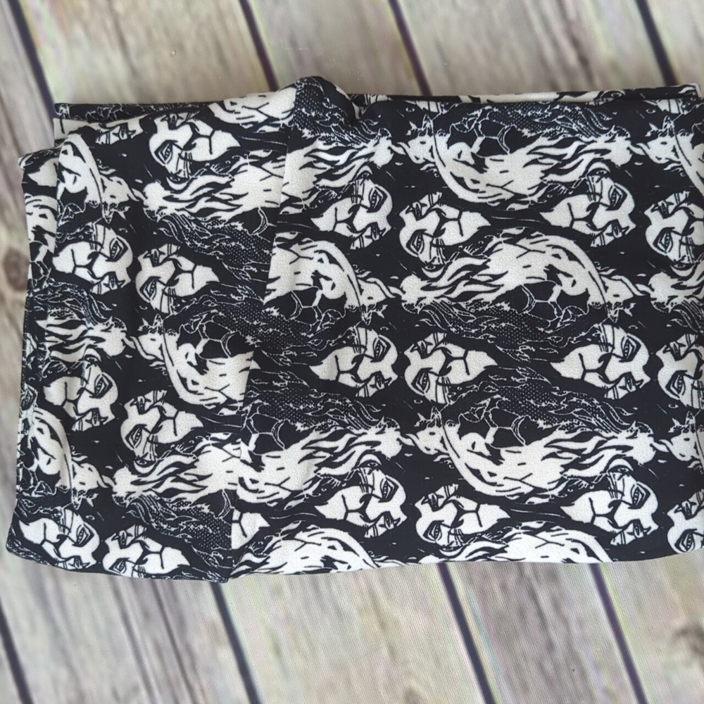 Lularoe one size Disney leggings